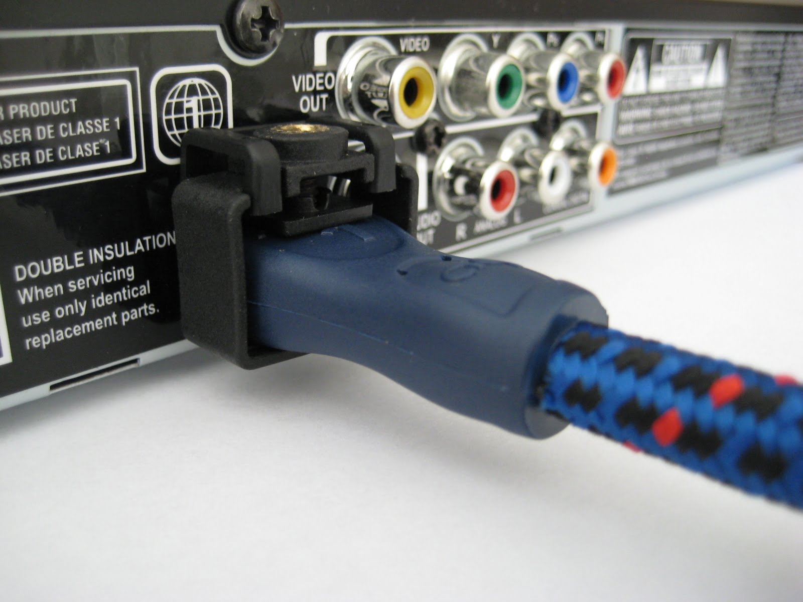 DVI-to-HDMI Locking Cable (M-M) - 15 feet